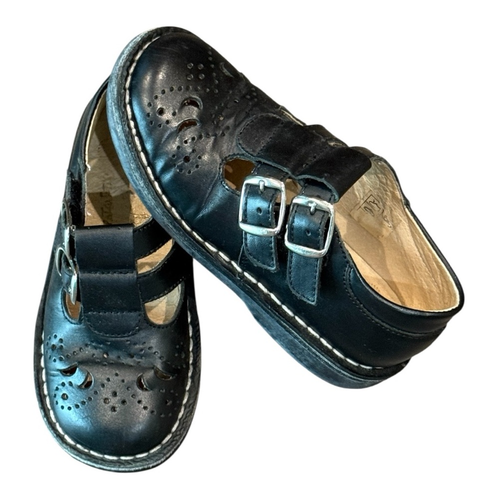 Pataletas black leather shoes